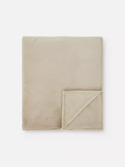 Bardzo duża i miękka w dotyku narzuta