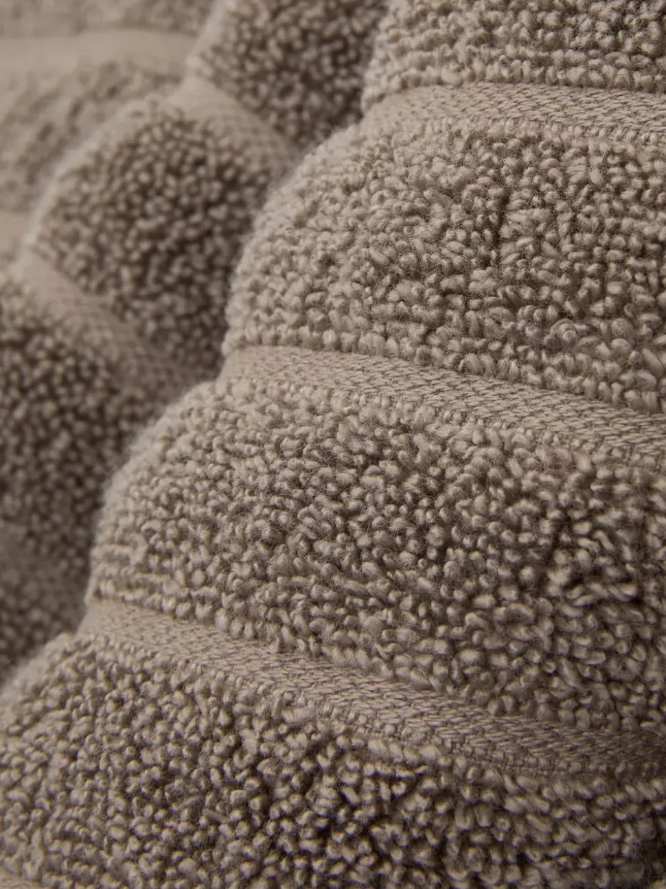 Bardzo duży prążkowany ręcznik kąpielowy