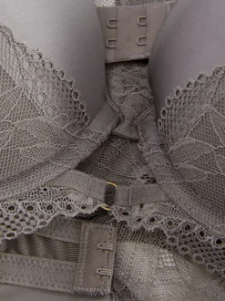 Biustonosz maximise i figi z satyny z koronką