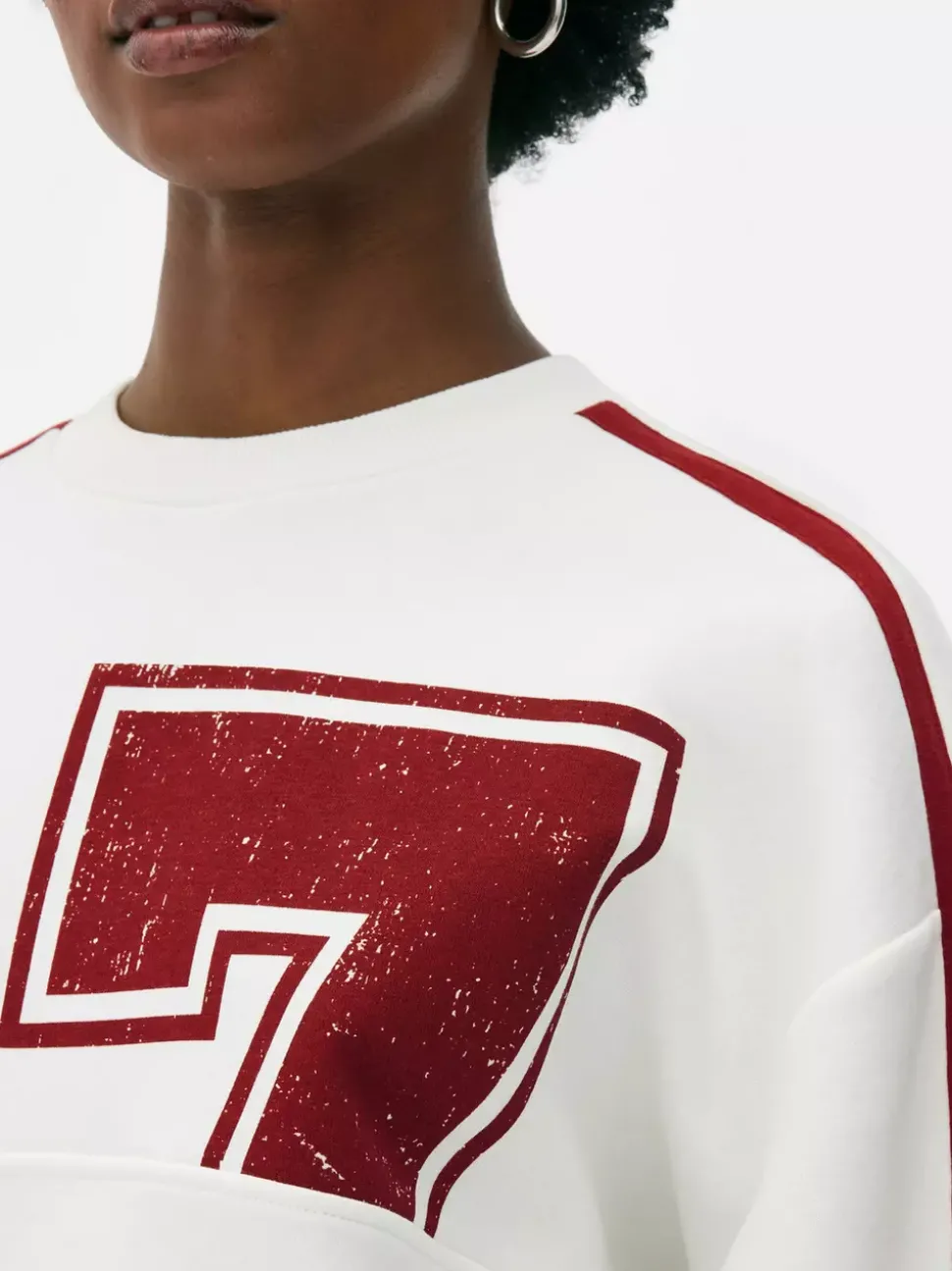 Bluza oversize w uniwersyteckim stylu z numerem