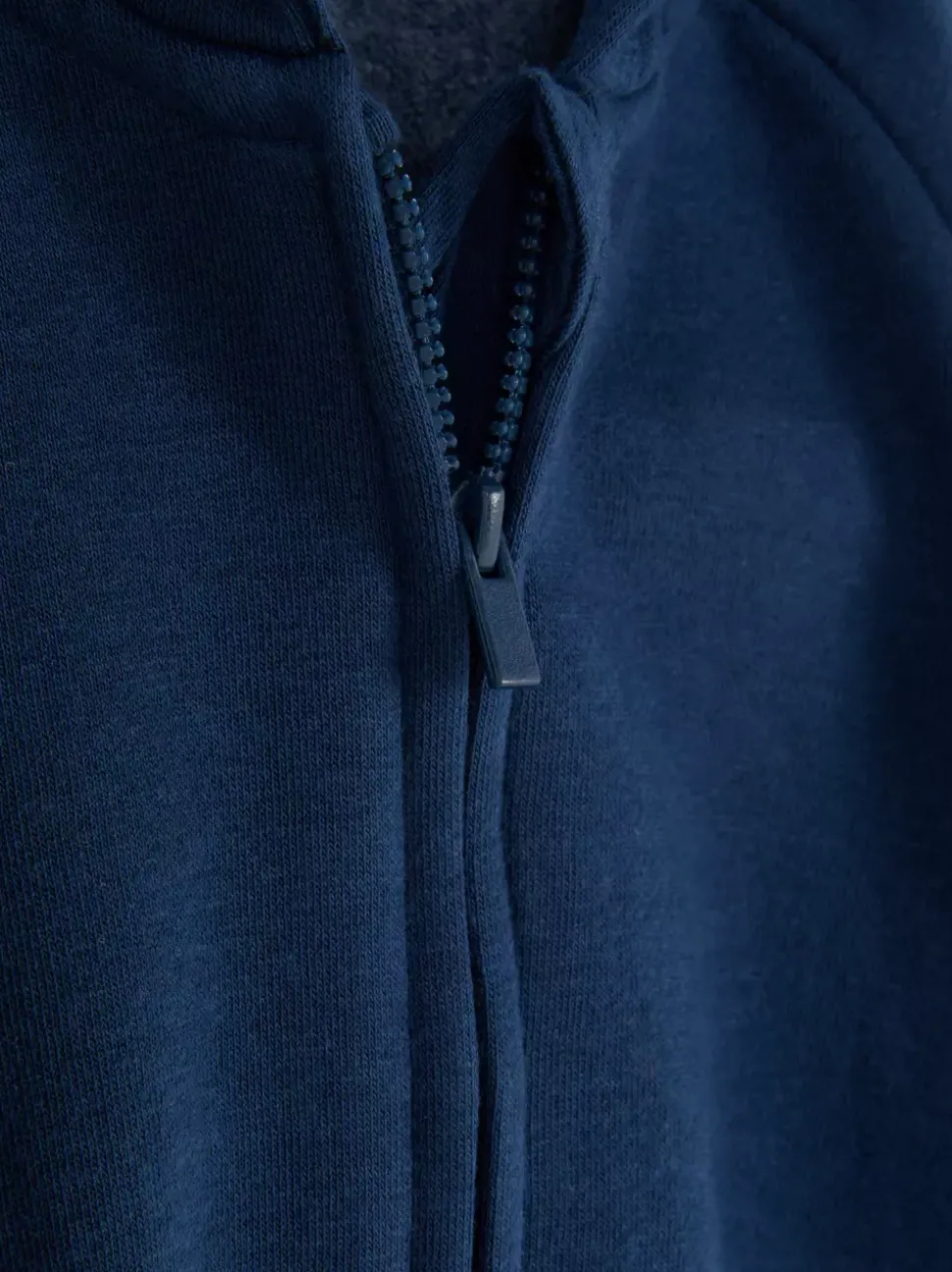 Bluza z kapturem zapinana na zamek