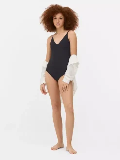 Body z formowanymi miseczkami