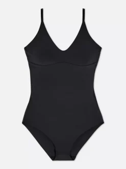 Body z formowanymi miseczkami