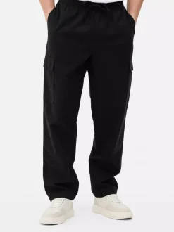 Bojówki ze sznurkiem ściągającym