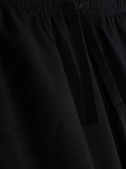 Bojówki ze sznurkiem ściągającym