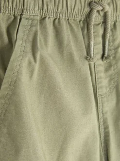 Bojówki ze sznurkiem ściągającym