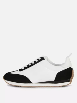 Buty sportowe w stylu retro z Myszką Miki Disneya