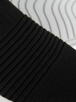 Buty sportowe z dzianinową prążkowaną cholewką