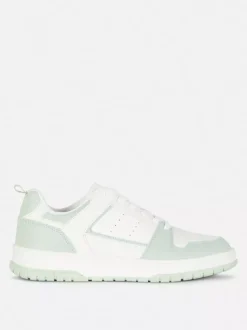 Buty sportowe z niską cholewką i panelami