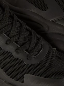 Buty sportowe z niską cholewką z panelami