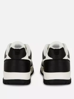 Buty sportowe z niską cholewką i panelami