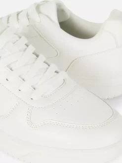 Buty sportowe z niską cholewką i panelami