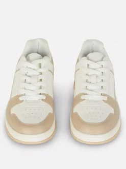 Buty sportowe z niską cholewką i panelami