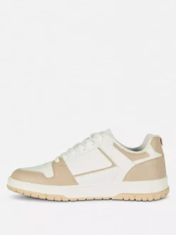 Buty sportowe z niską cholewką i panelami