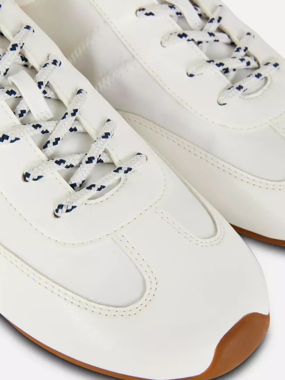 Buty sportowe z niską cholewką