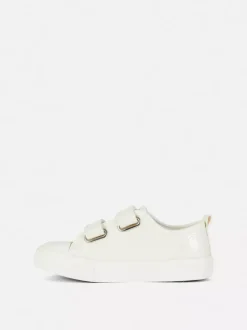 Błyszczące płócienne buty sportowe z niską cholewką