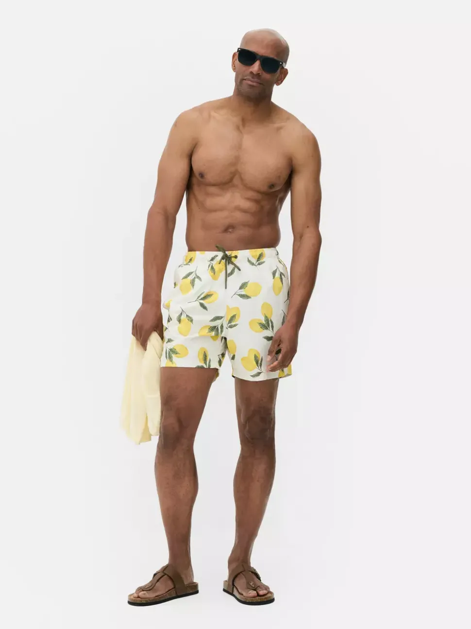 Ściągane sznurkiem szorty kąpielowe z motywem cytryn