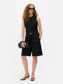 Czarna kamizelka o wydłużonym kroju