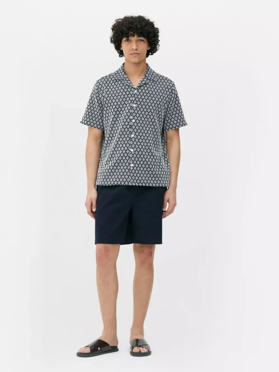 Dżersejowa koszula na guziki z geometrycznym wzorem