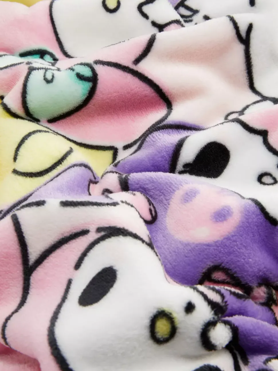 Duża polarowa narzuta z motywem Hello Kitty