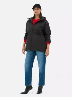 Długa kurtka przeciwdeszczowa