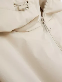 Długa kurtka przeciwdeszczowa