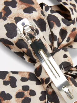 Długa satynowa kokarda do włosów