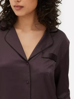 Długa satynowa piżama