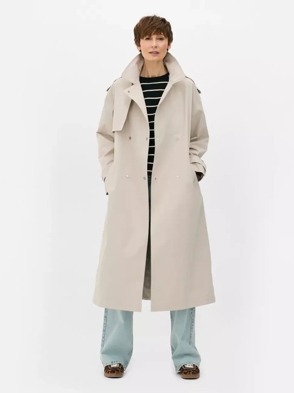 Długi prochowiec z paskiem