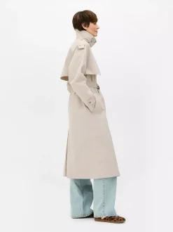 Długi prochowiec z paskiem