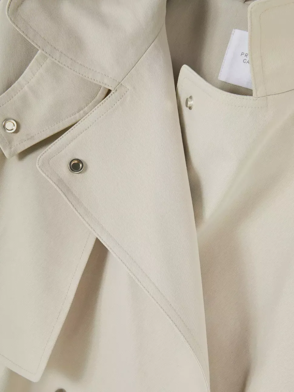 Długi prochowiec z paskiem