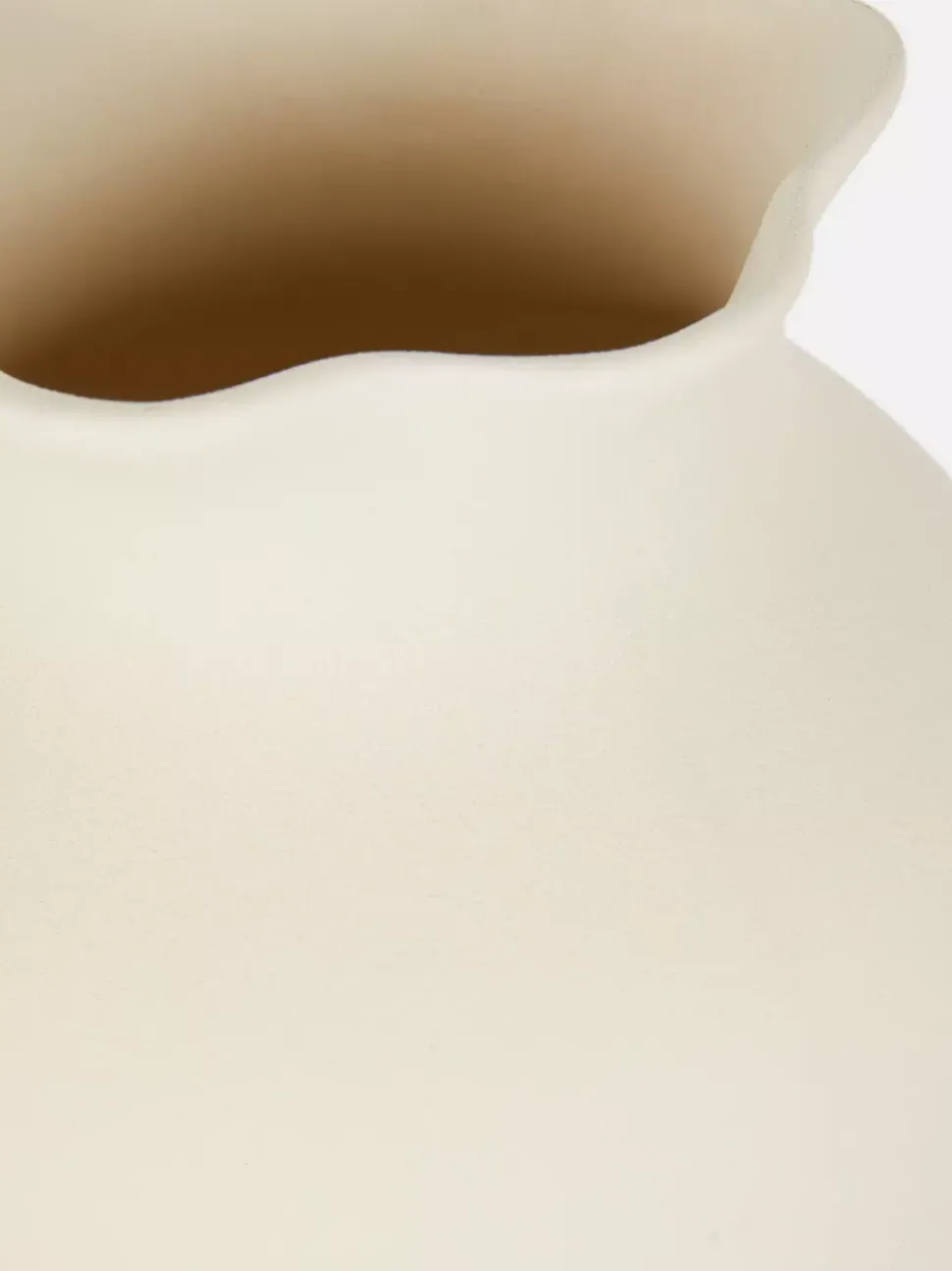 Duży wazon z muszelkowym wykończeniem