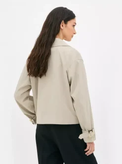 Dwurzędowa kurtka o pudełkowym kroju