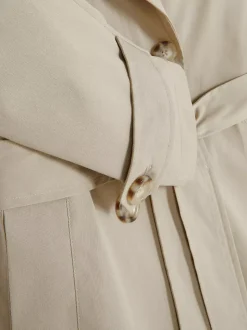 Dwurzędowy płaszcz z paskiem