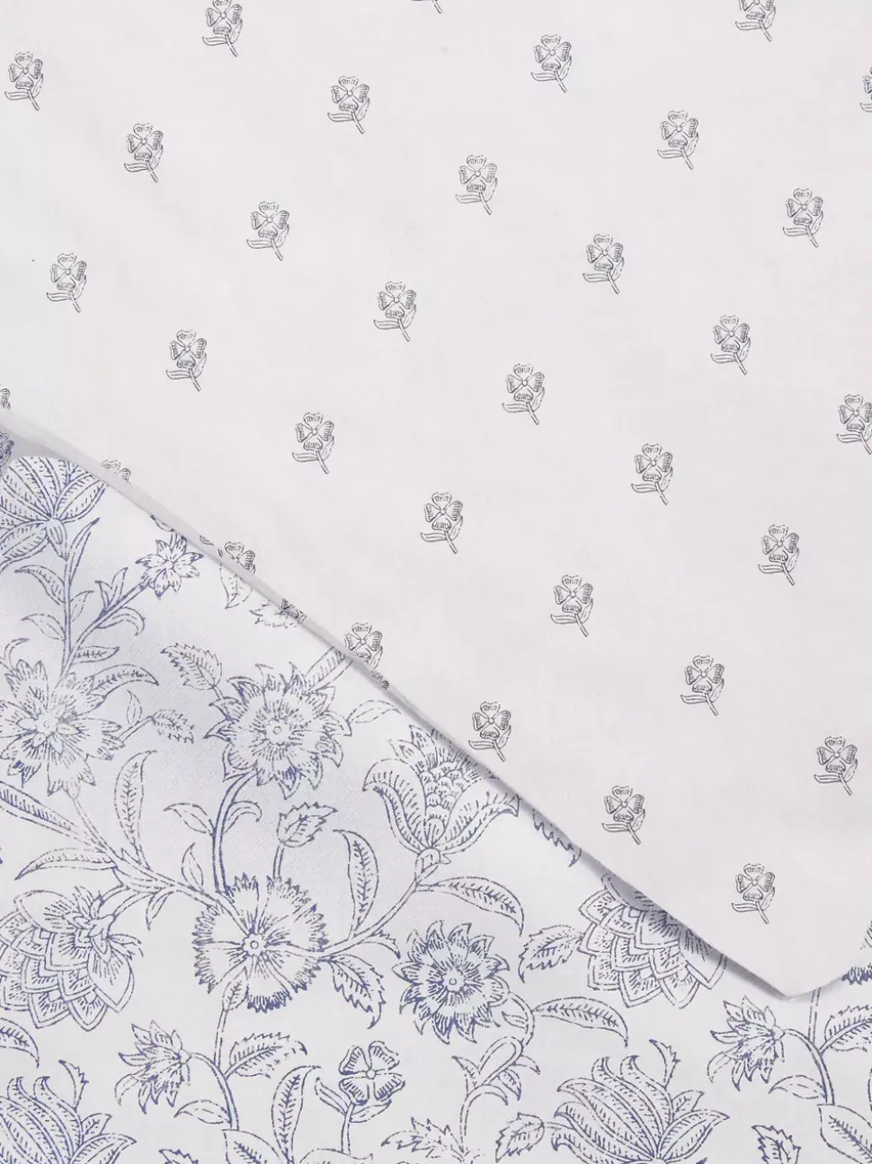 Dwustronna pościel w kwiaty na łóżko dwuosobowe