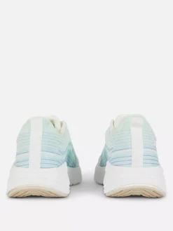 Dzianinowe buty sportowe na siłownię