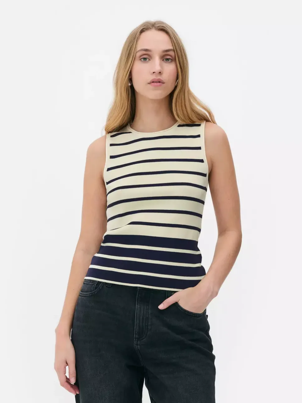 Dzianinowy top bez rękawów z okrągłym dekoltem