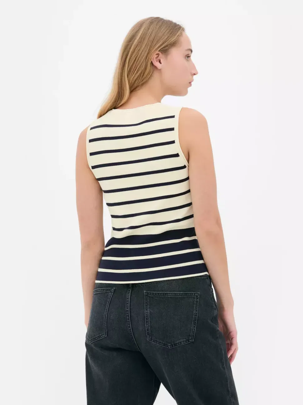 Dzianinowy top bez rękawów z okrągłym dekoltem