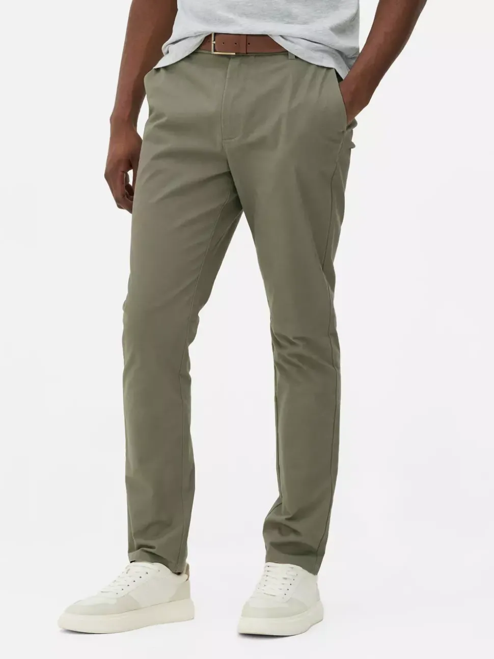 Elastyczne chinosy o kroju slim