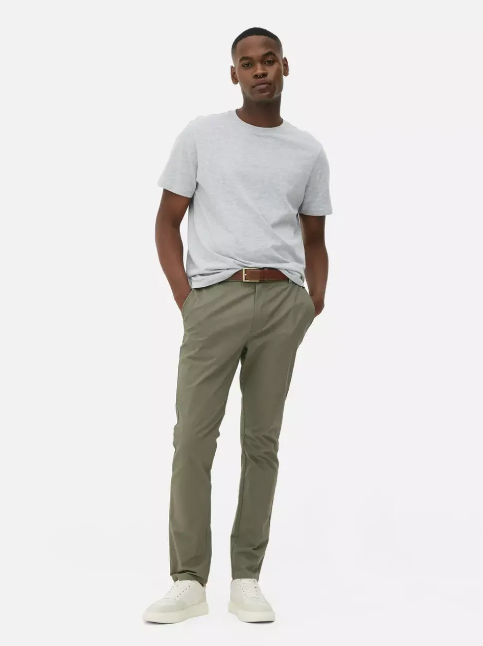 Elastyczne chinosy o kroju slim