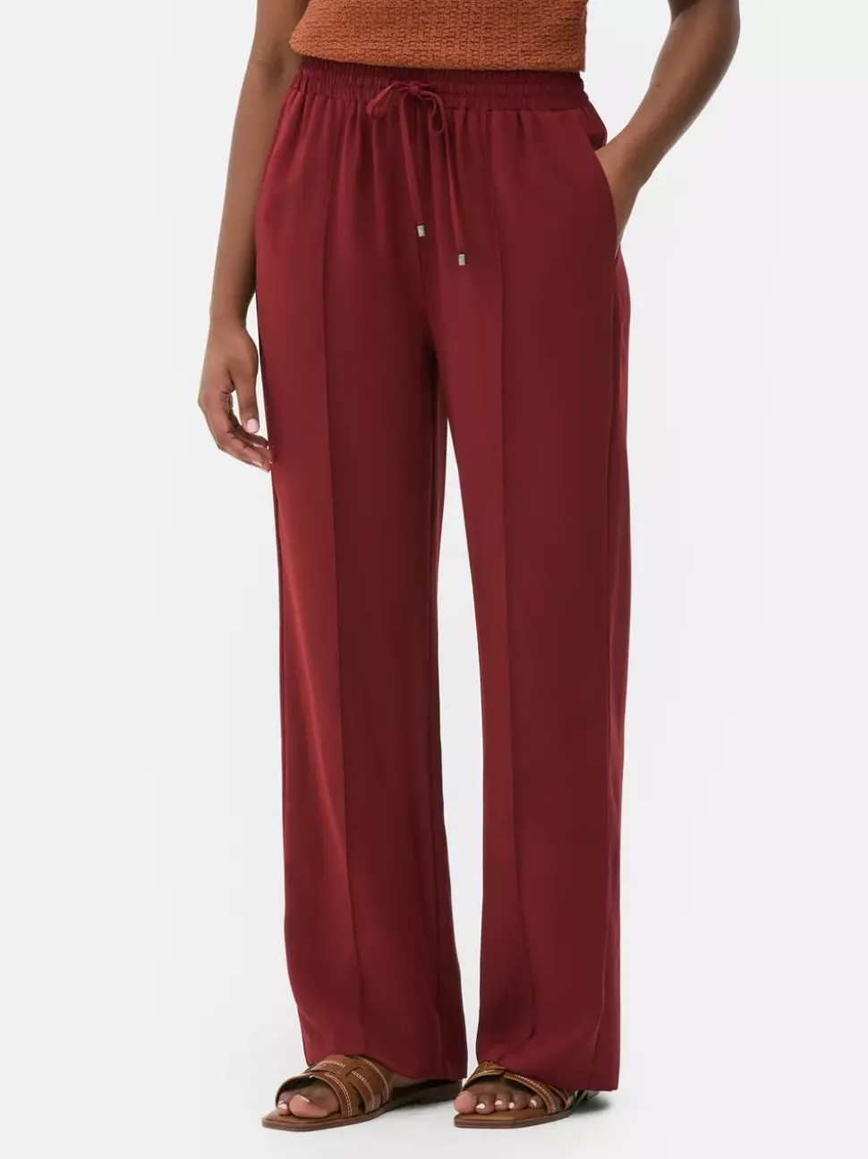 Eleganckie spodnie dresowe ze sznurkiem