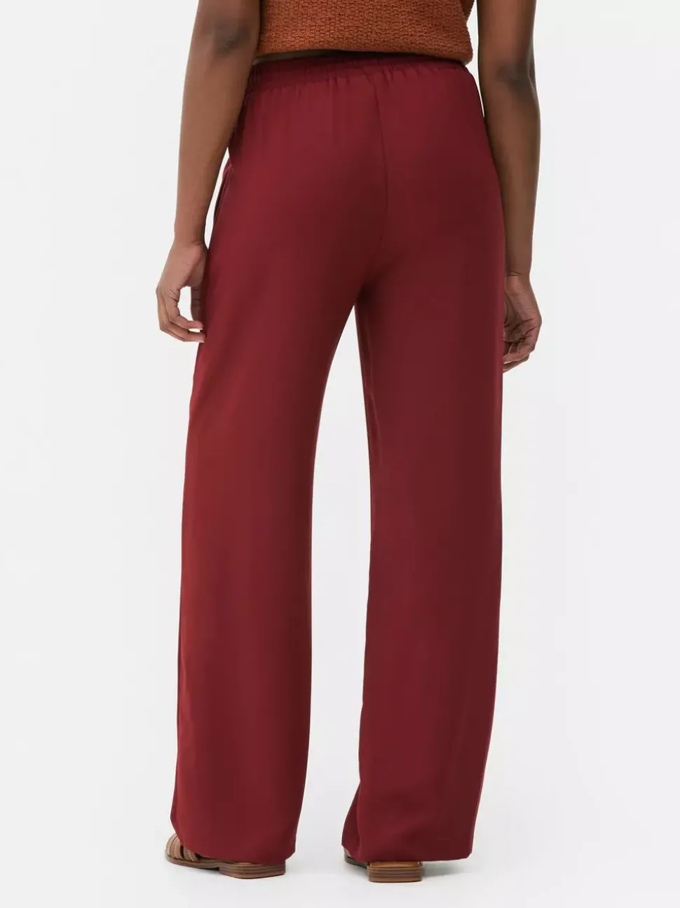 Eleganckie spodnie dresowe ze sznurkiem