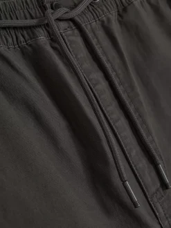 Funkcjonalne krótkie bojówki