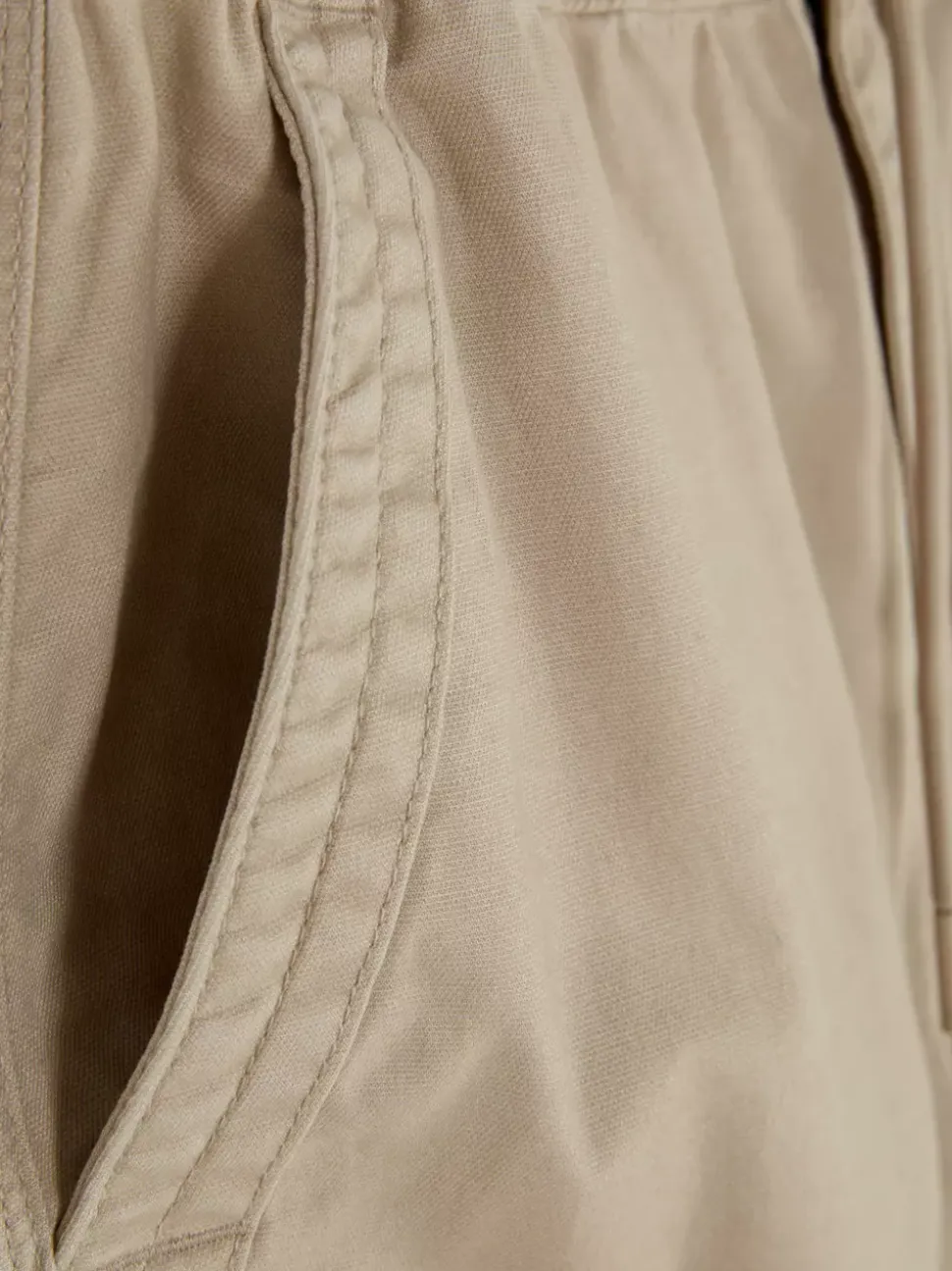 Funkcjonalne krótkie bojówki