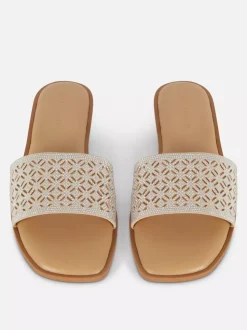 Geometryczne sandały bez pięty z wycięciami