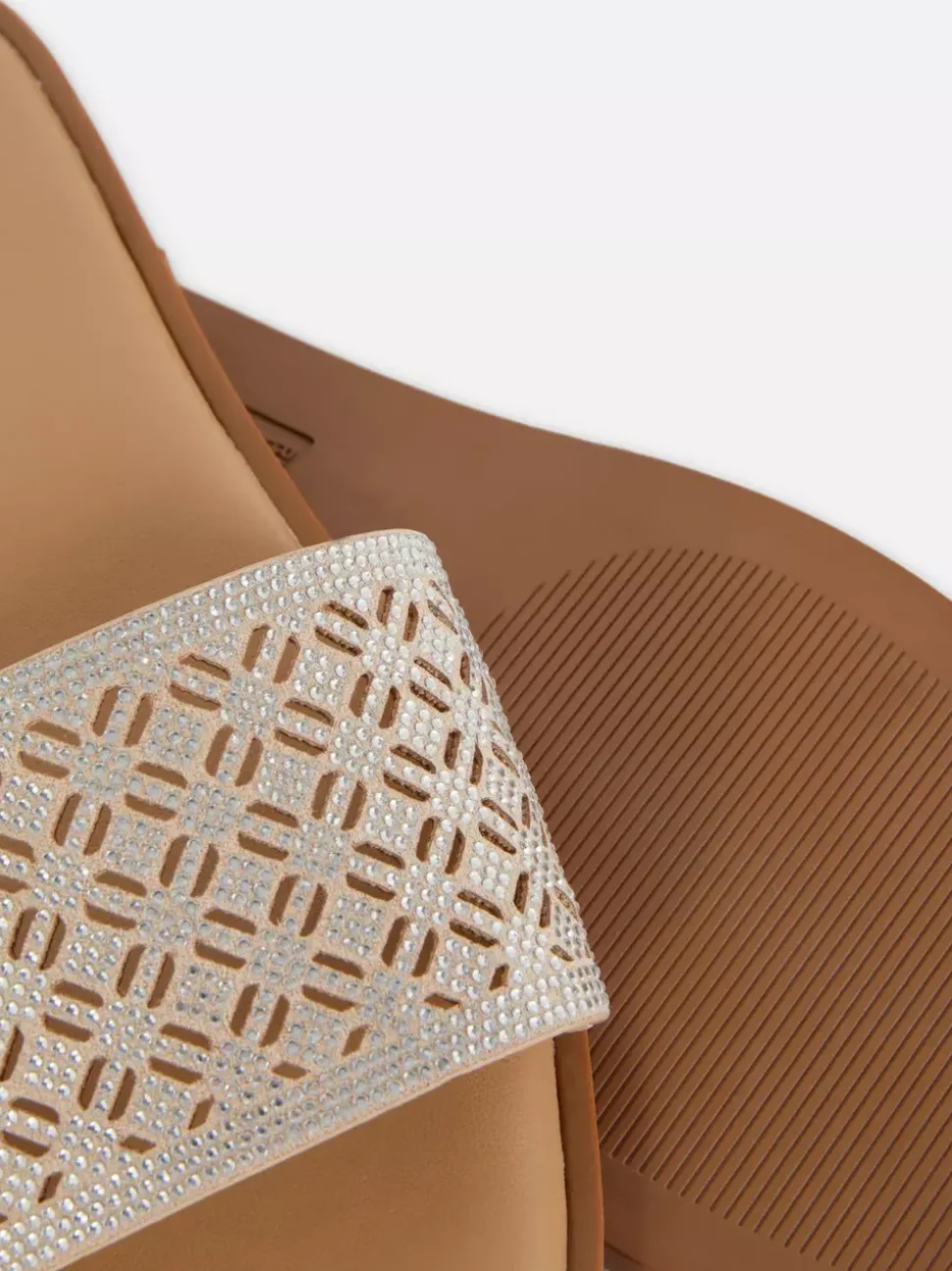 Geometryczne sandały bez pięty z wycięciami