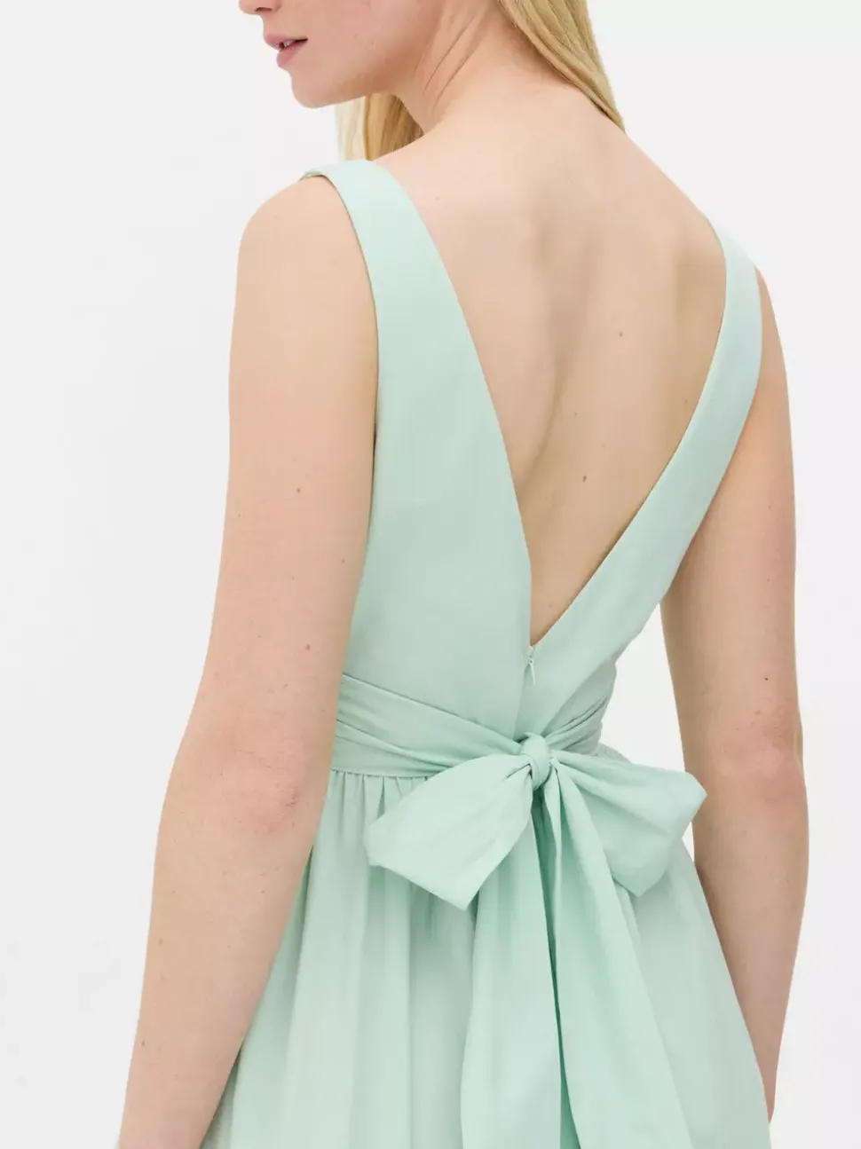 Gorsetowa sukienka midi bez rękawów