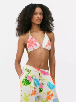 Haftowana trójkątna góra od bikini