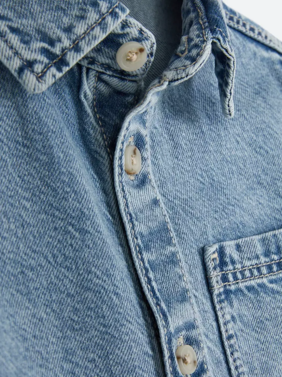 Jeansowa koszula z krótkim rękawem