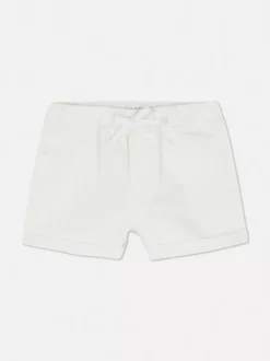 Jeansowe szorty z podwijanymi nogawkami